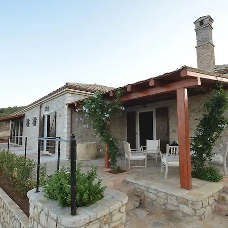Villa Traditional Fioretta Mármaron